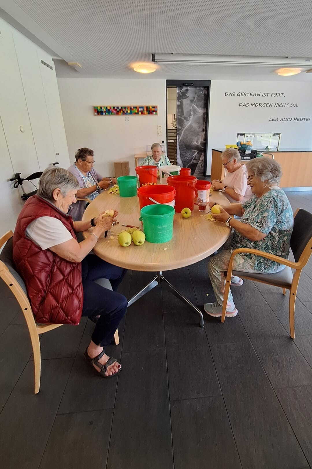 helferinnen_ruesten.jpg