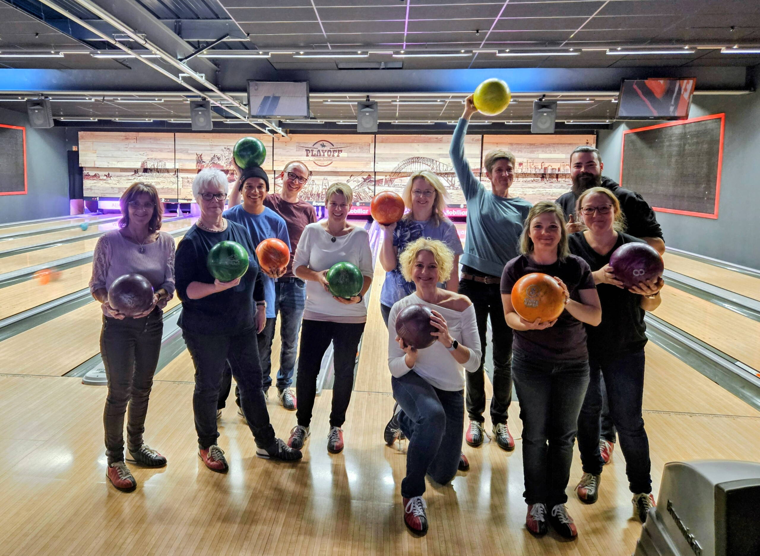 gruppenfoto_bowling.jpg